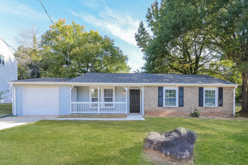5254 Long Green Ln Stone Mountain, GA 30088